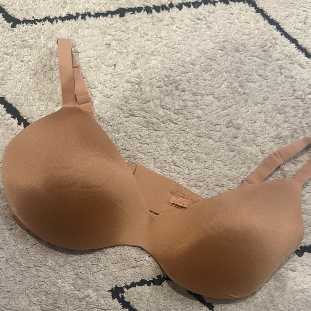 skims 40DD Everyday T-Shirt Bra - Tan